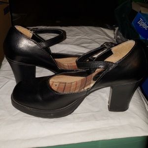Self Esteem Size 7 Heels